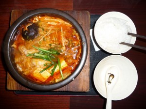 Reis mit Rindfleisch und Kimchi